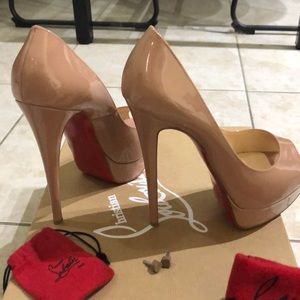 Christian Louboutin - Lady Peep
